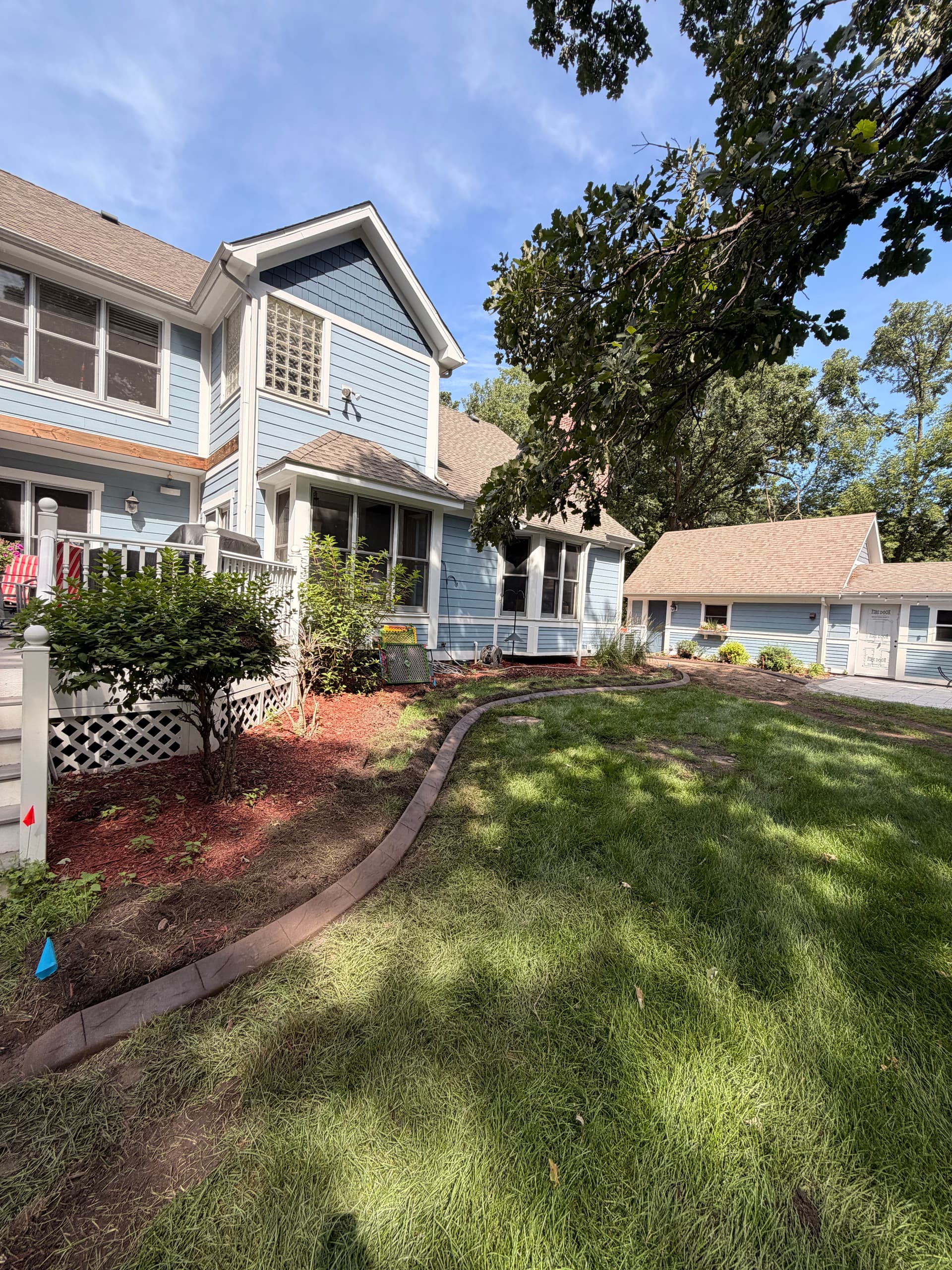 Gallery photos for Decorative Concrete Curbing Gives Ramsey MN Yard a Sharper Look: Image #2