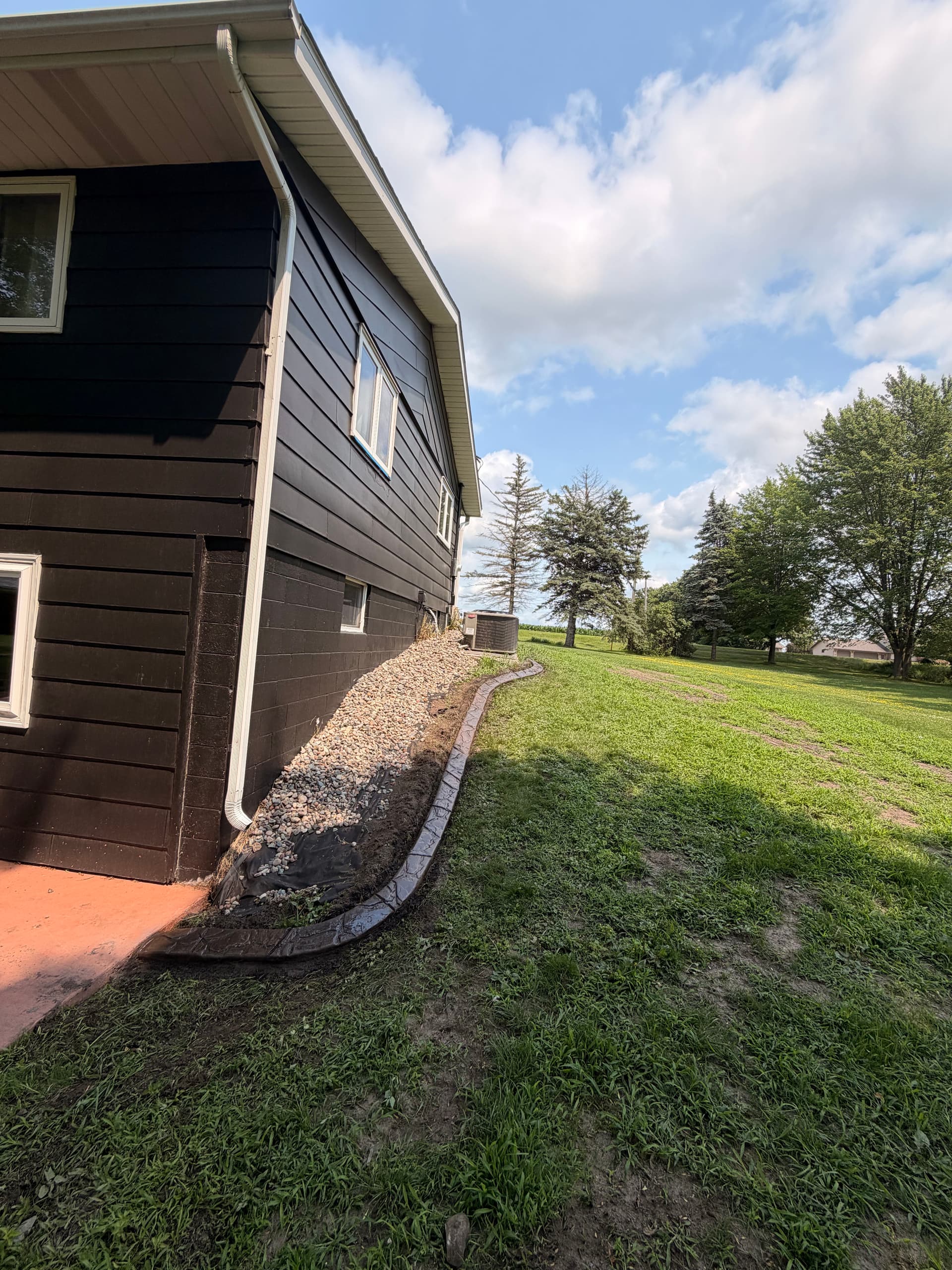 Gallery photos for Concrete Curbing with a Walnut Charcoal Blend in Sauk Rapids: Image #2