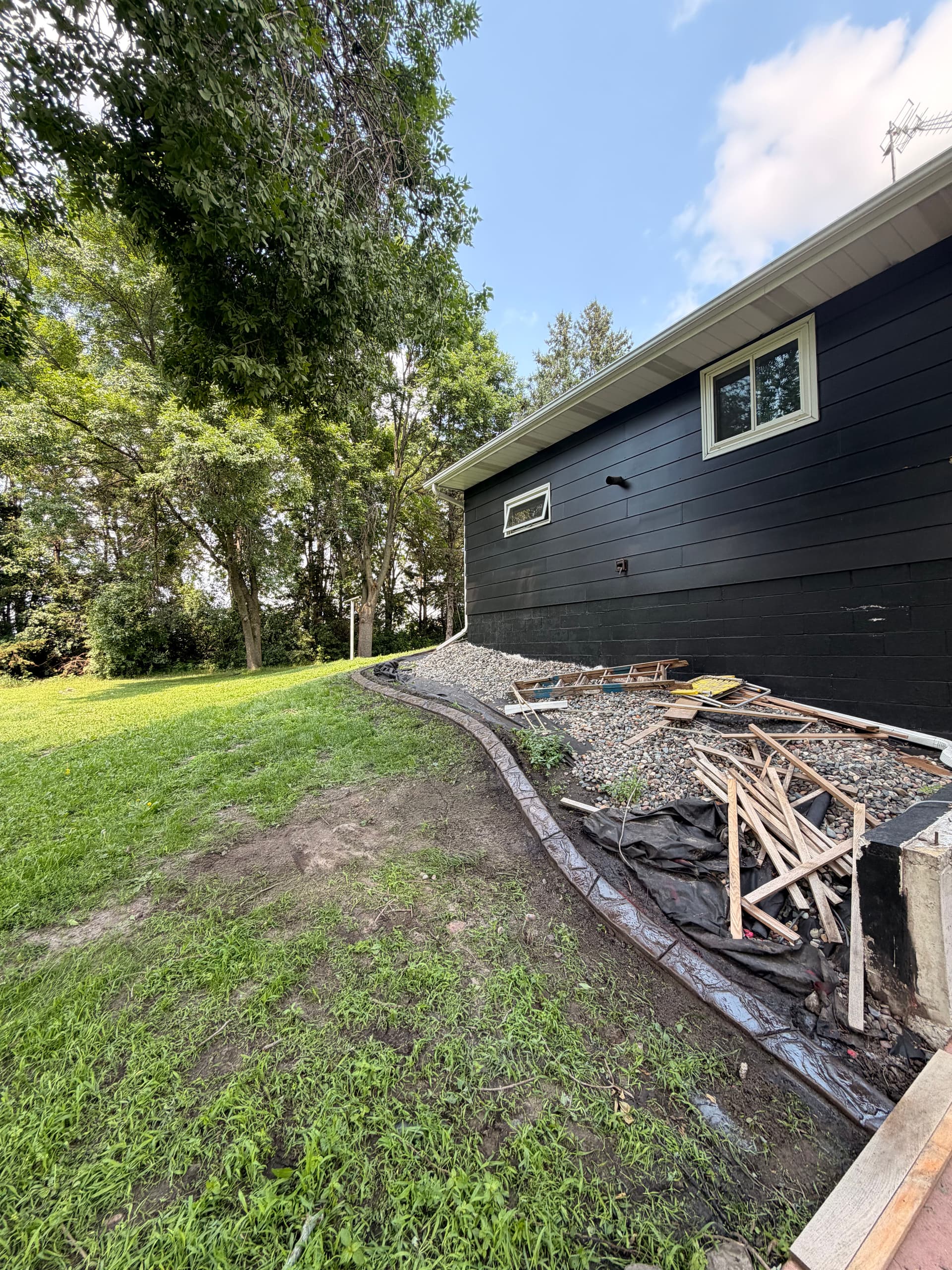 Gallery photos for Concrete Curbing with a Walnut Charcoal Blend in Sauk Rapids: Image #3