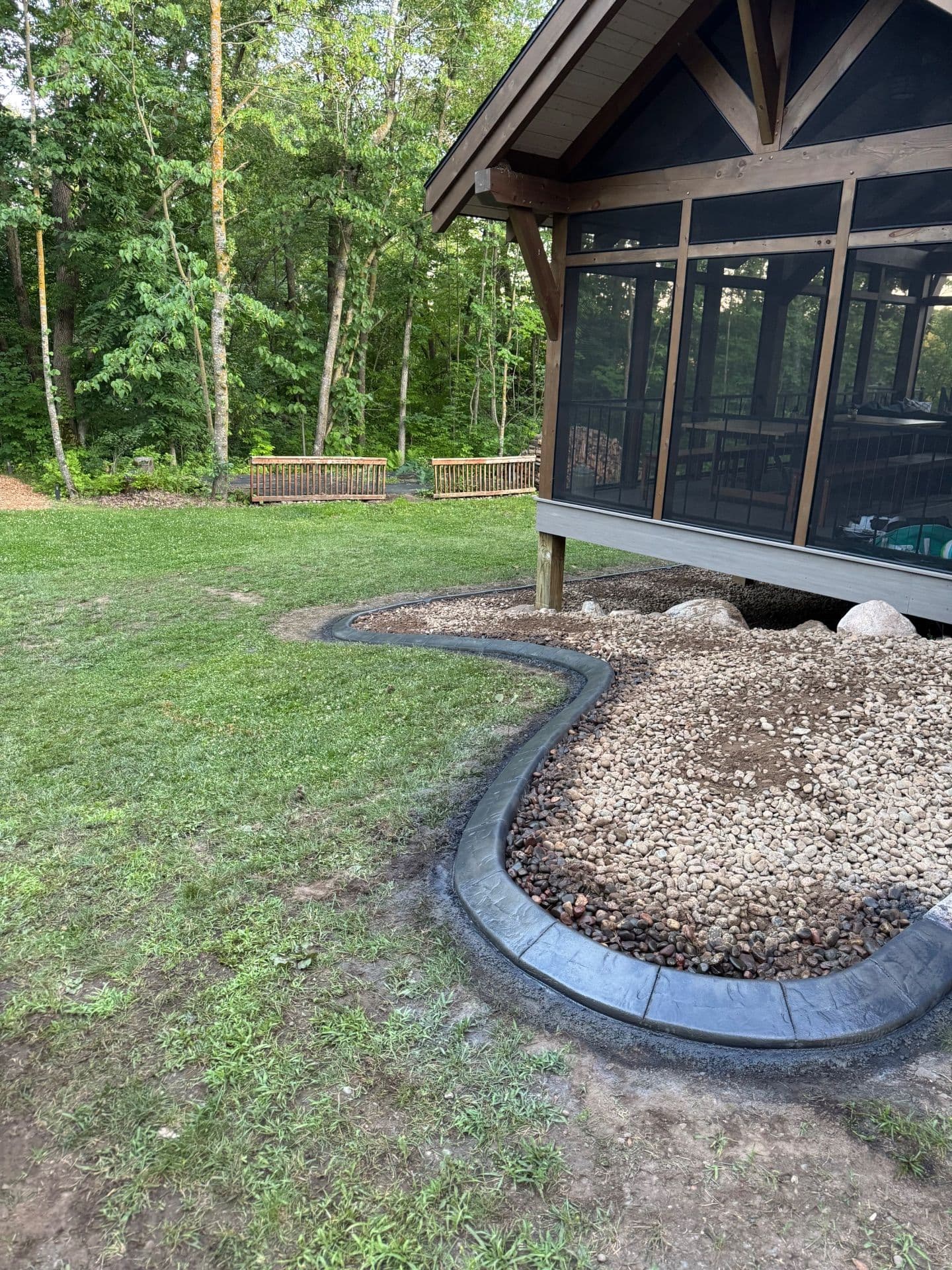 Stunning Decorative Curbing for Elegant Landscapes