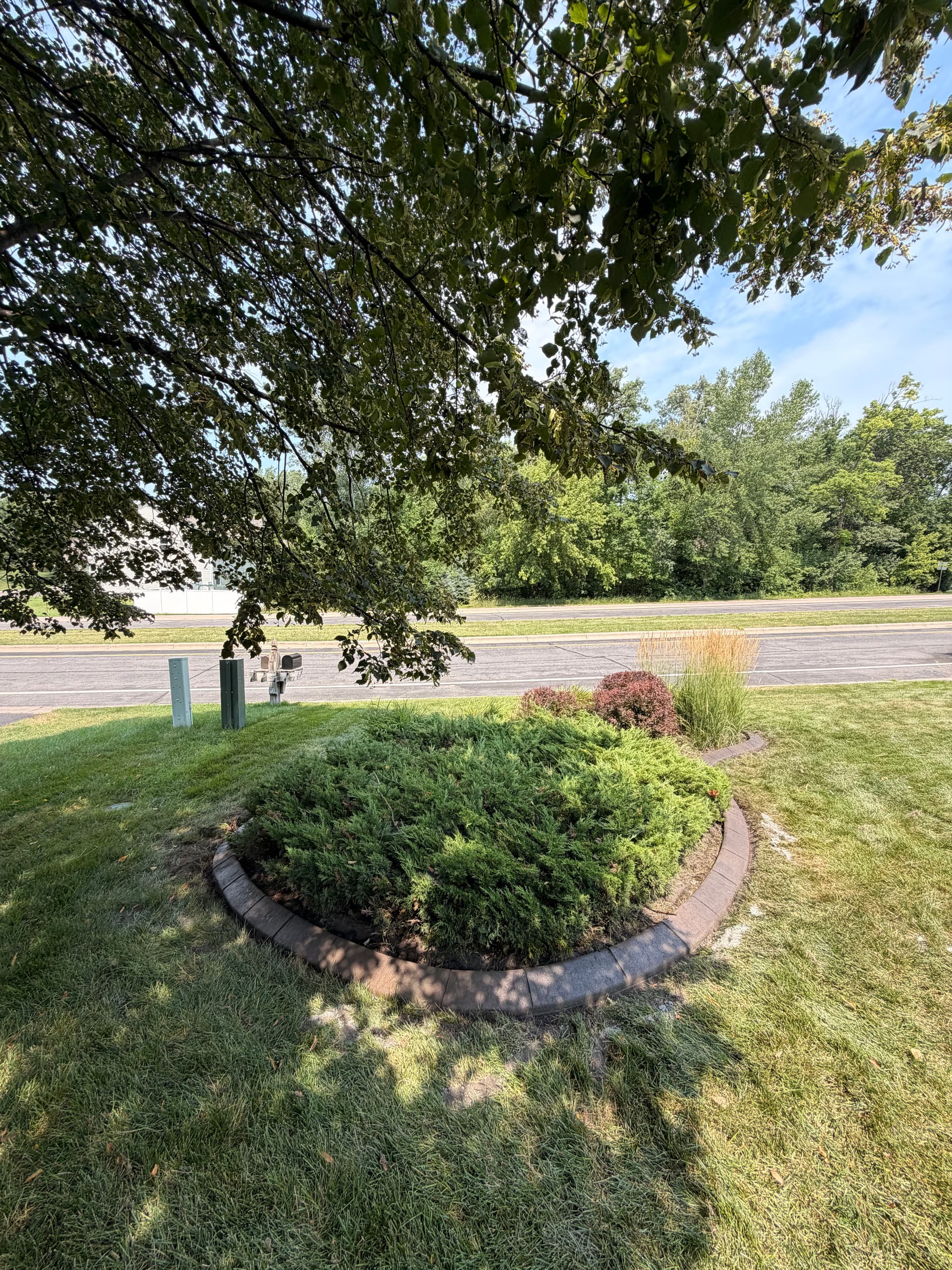 Gallery photos for Concrete Curb Landscape Edging in Elk River Minnesota: Image #8