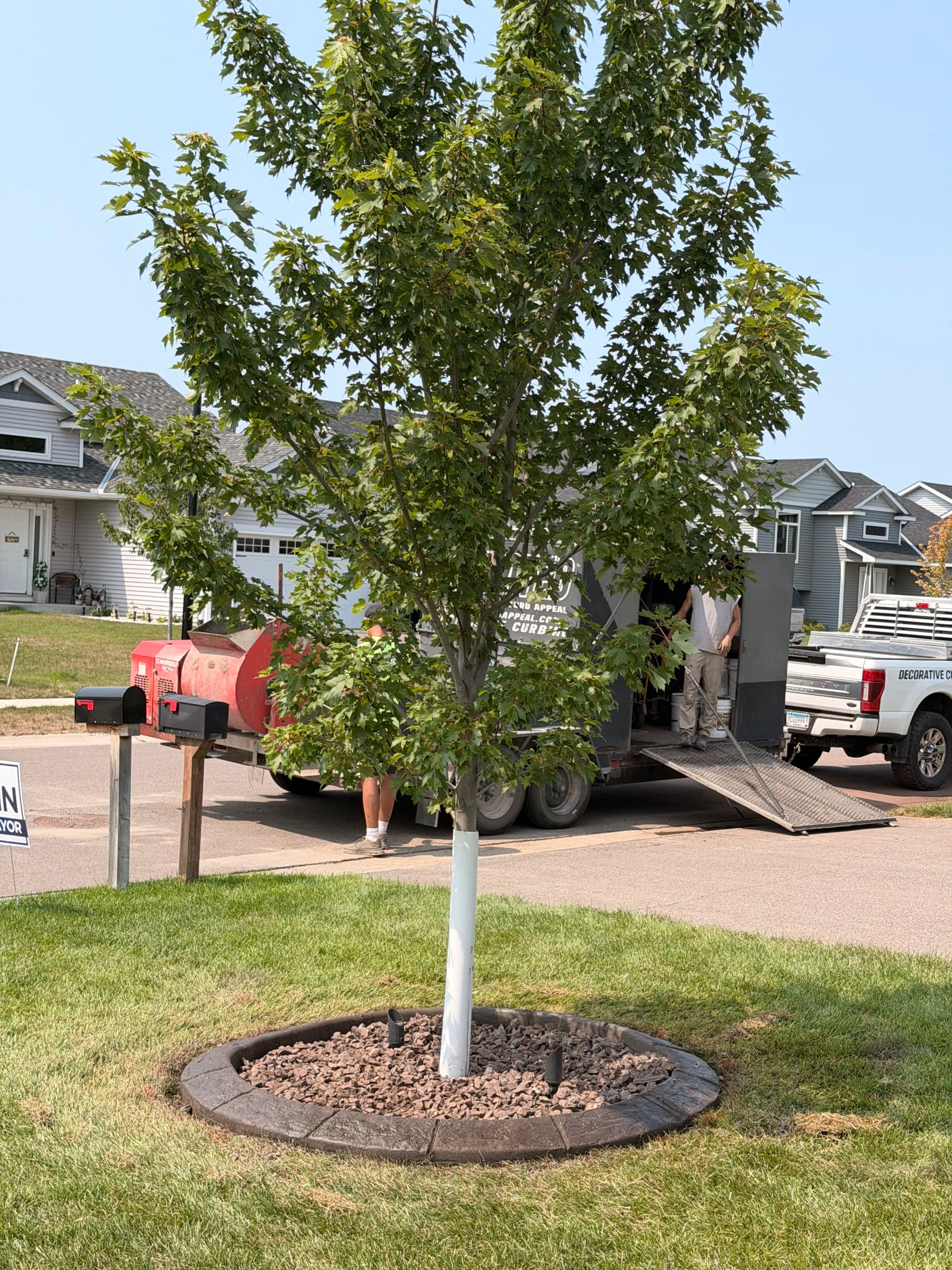 Gallery photos for Concrete Curbing Gives Isanti Landscapes a Clean, Low-Maintenance Edge: Image #3