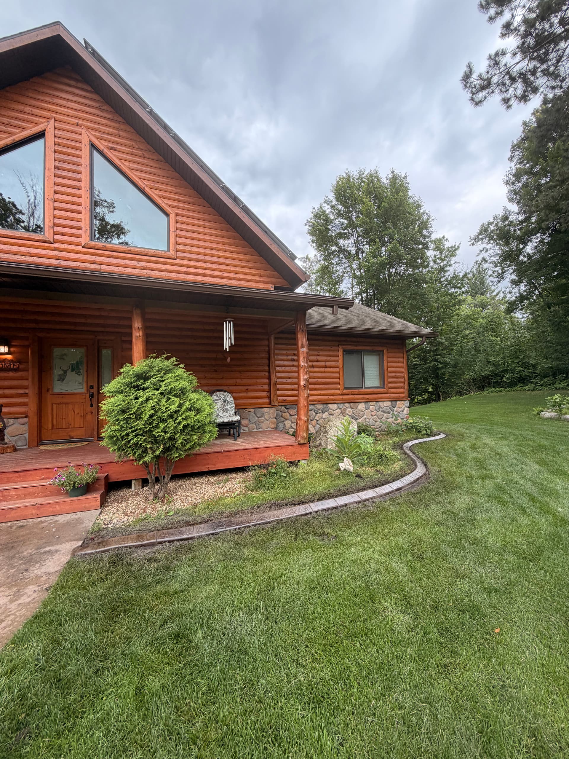 Gallery photos for Concrete Curbing With a Walnut Charcoal Blend in Lakeshore: Image #1