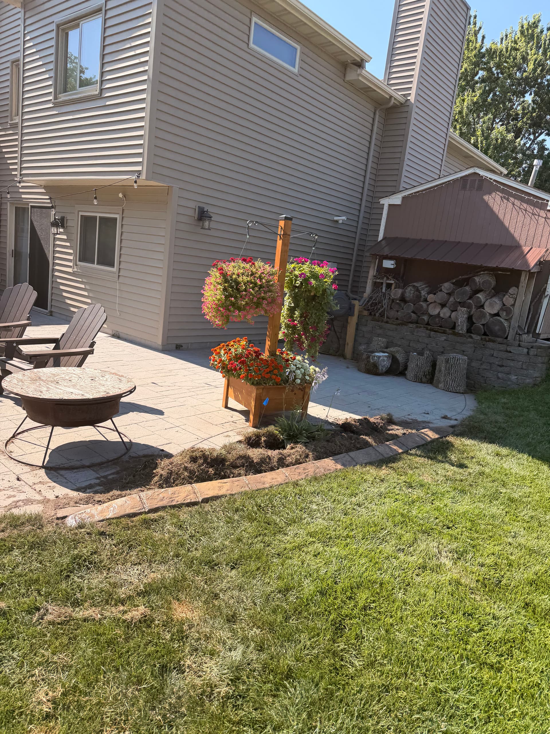 Gallery photos for Concrete Curb Landscape Edging Installed in White Bear Lake: Image #5
