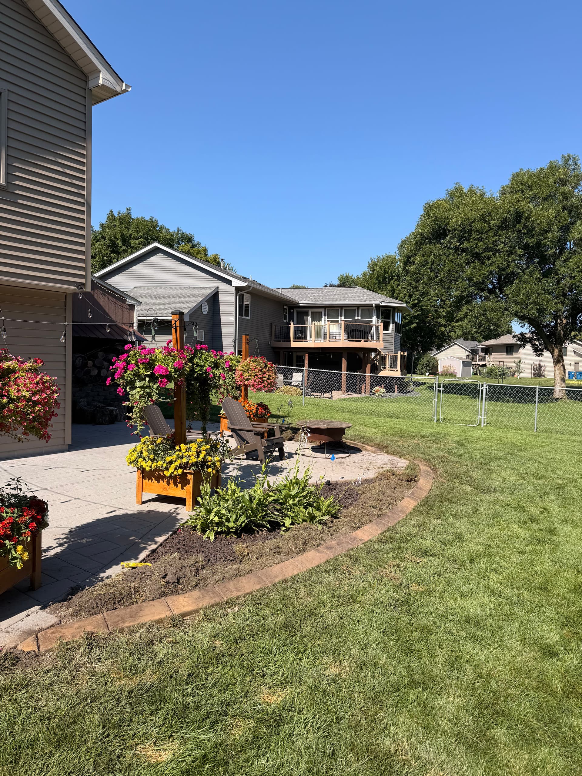 Gallery photos for Concrete Curb Landscape Edging Installed in White Bear Lake: Image #4