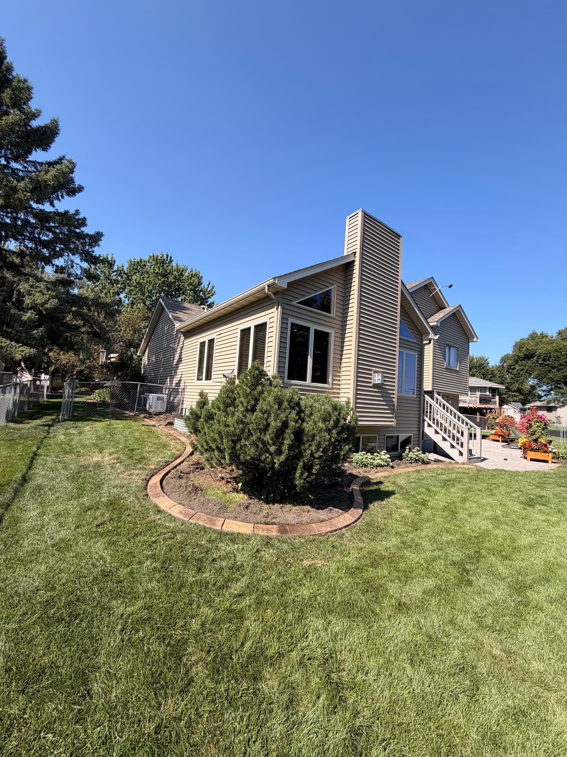 Gallery photos for Concrete Curb Landscape Edging Installed in White Bear Lake: Image #3