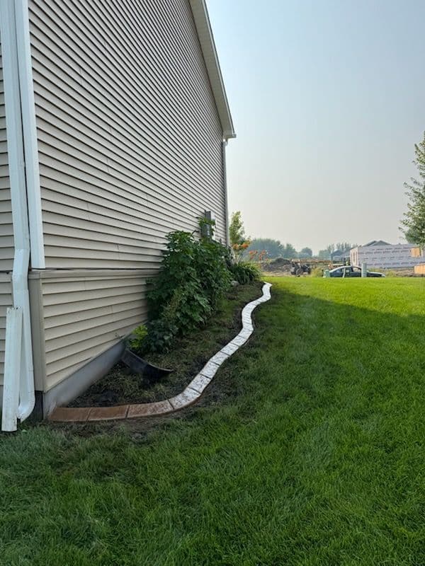 Gallery photos for Transformative Curb Appeal with Custom Edging: Image #2