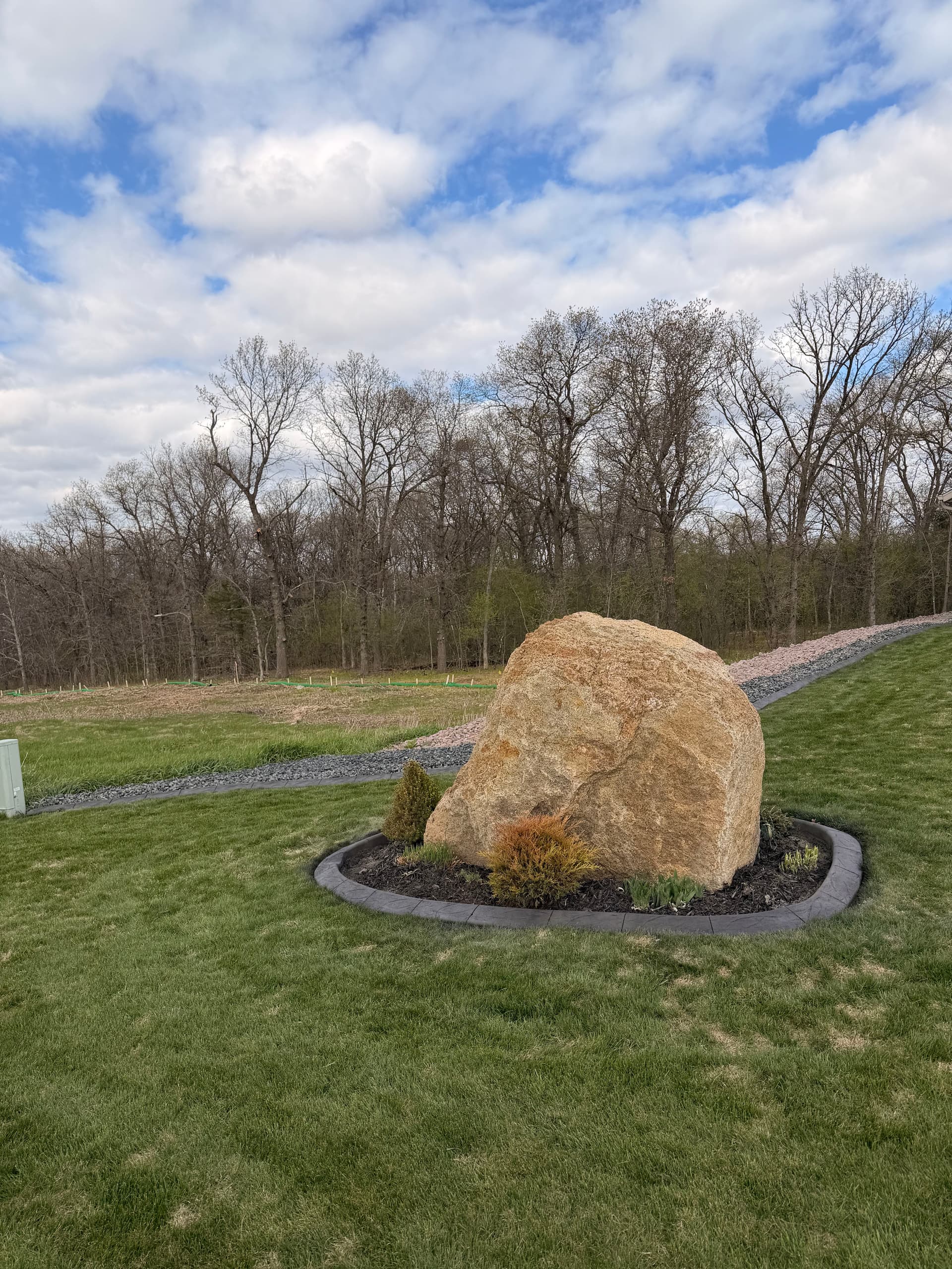 Gallery photos for Concrete Curbing in St. Cloud with a Storm Grey Charcoal Finish: Image #2