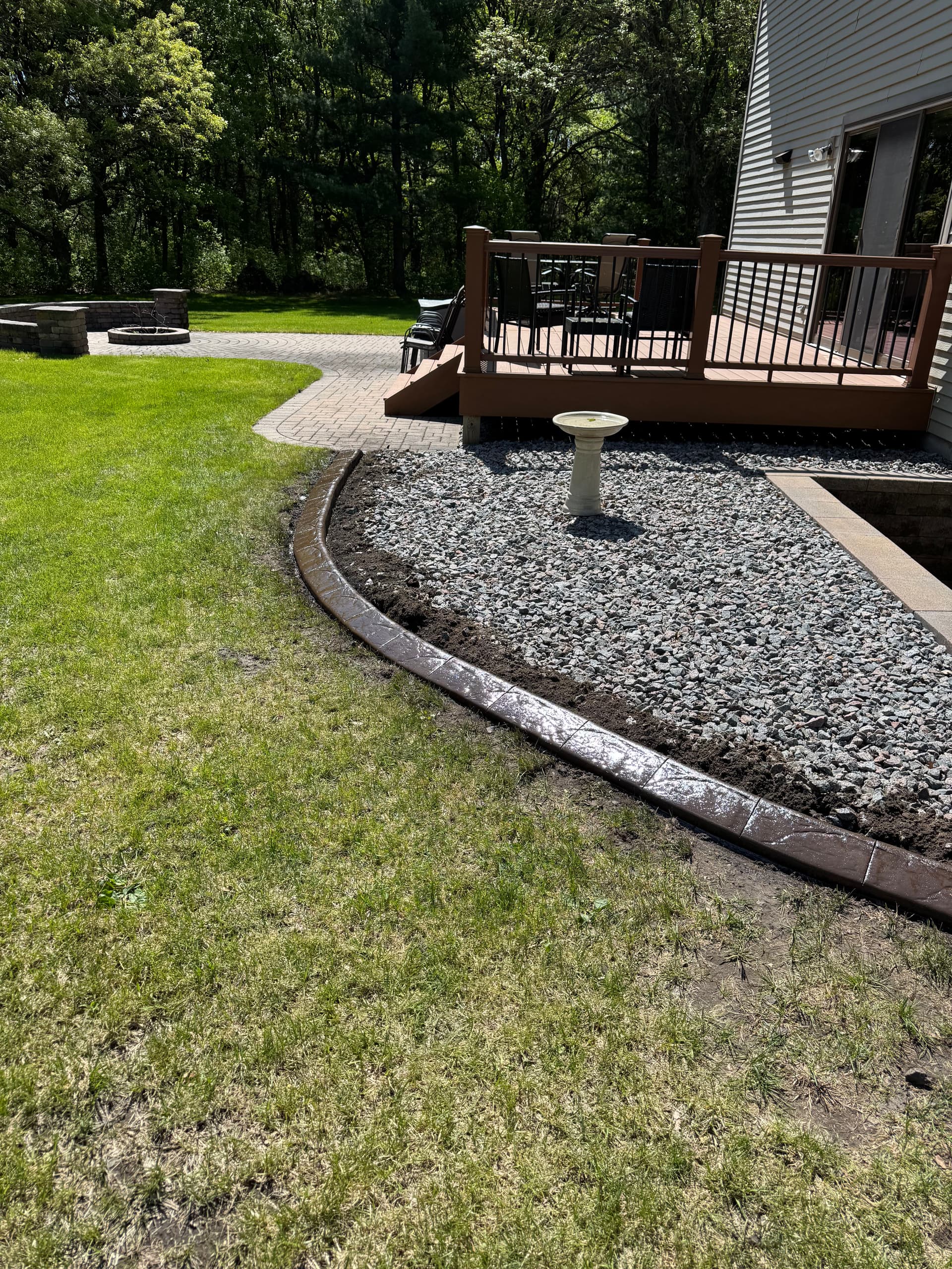 Gallery photos for Decorative Concrete Curbing Gives Clearlake Home Polished Edges: Image #2