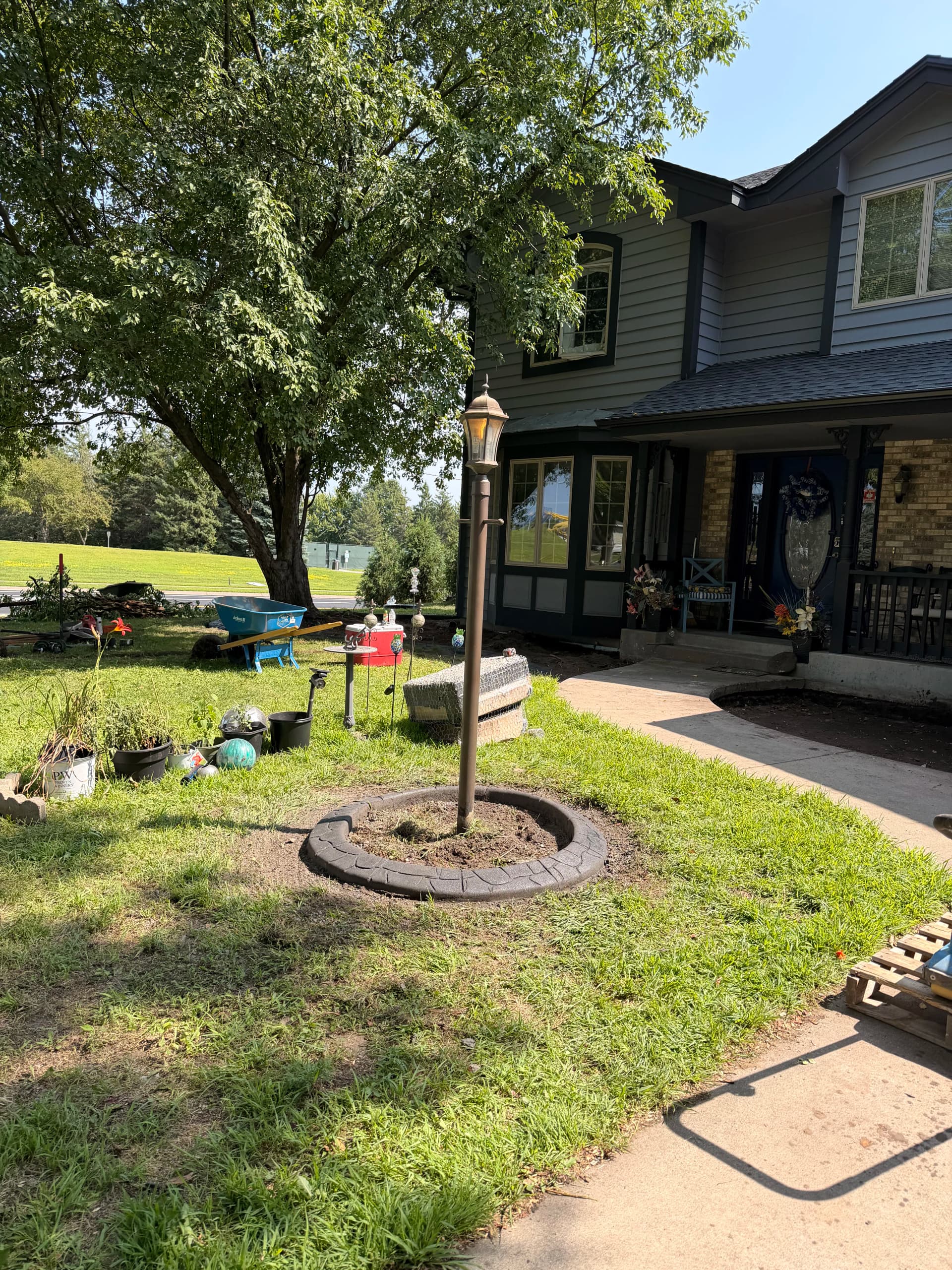 Stone-Style Concrete Curbing That Sharpens Up a Shakopee Yard image