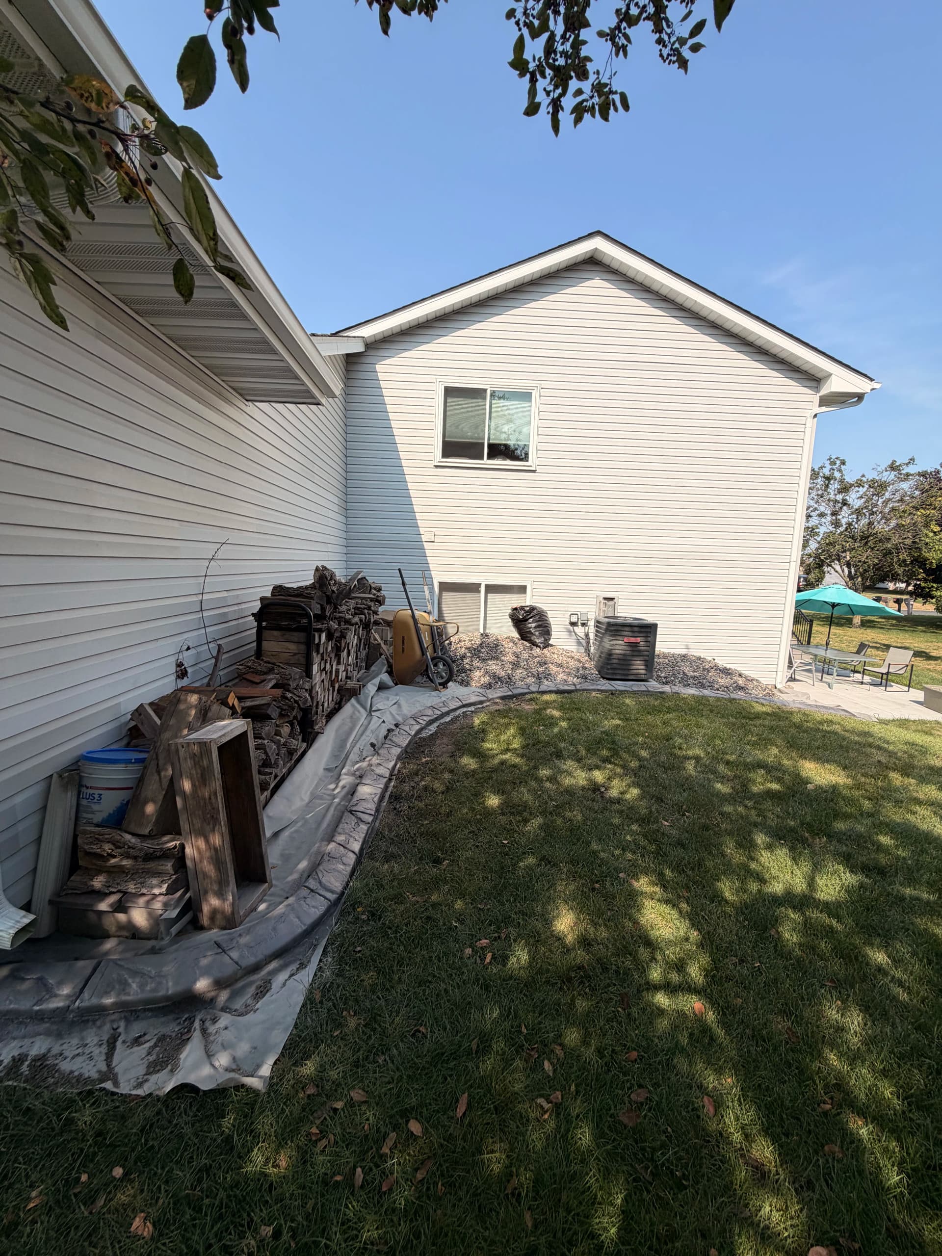 Gallery photos for Concrete Curbing Gives Hugo MN Home Sharp, Low-Maintenance Borders: Image #3