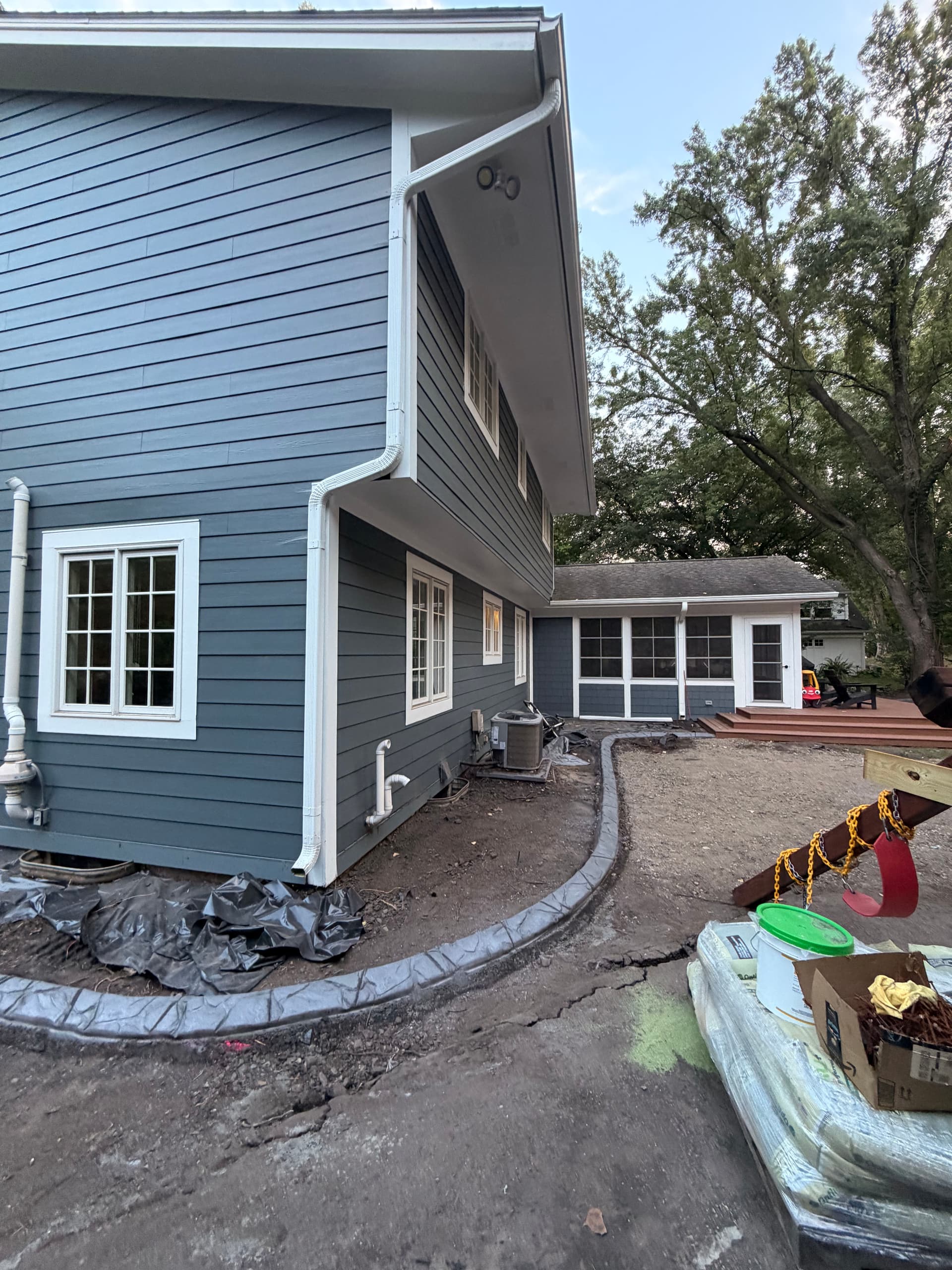 Gallery photos for Concrete Curbing Install Gives Edina Yard Sharp, Lasting Definition: Image #4