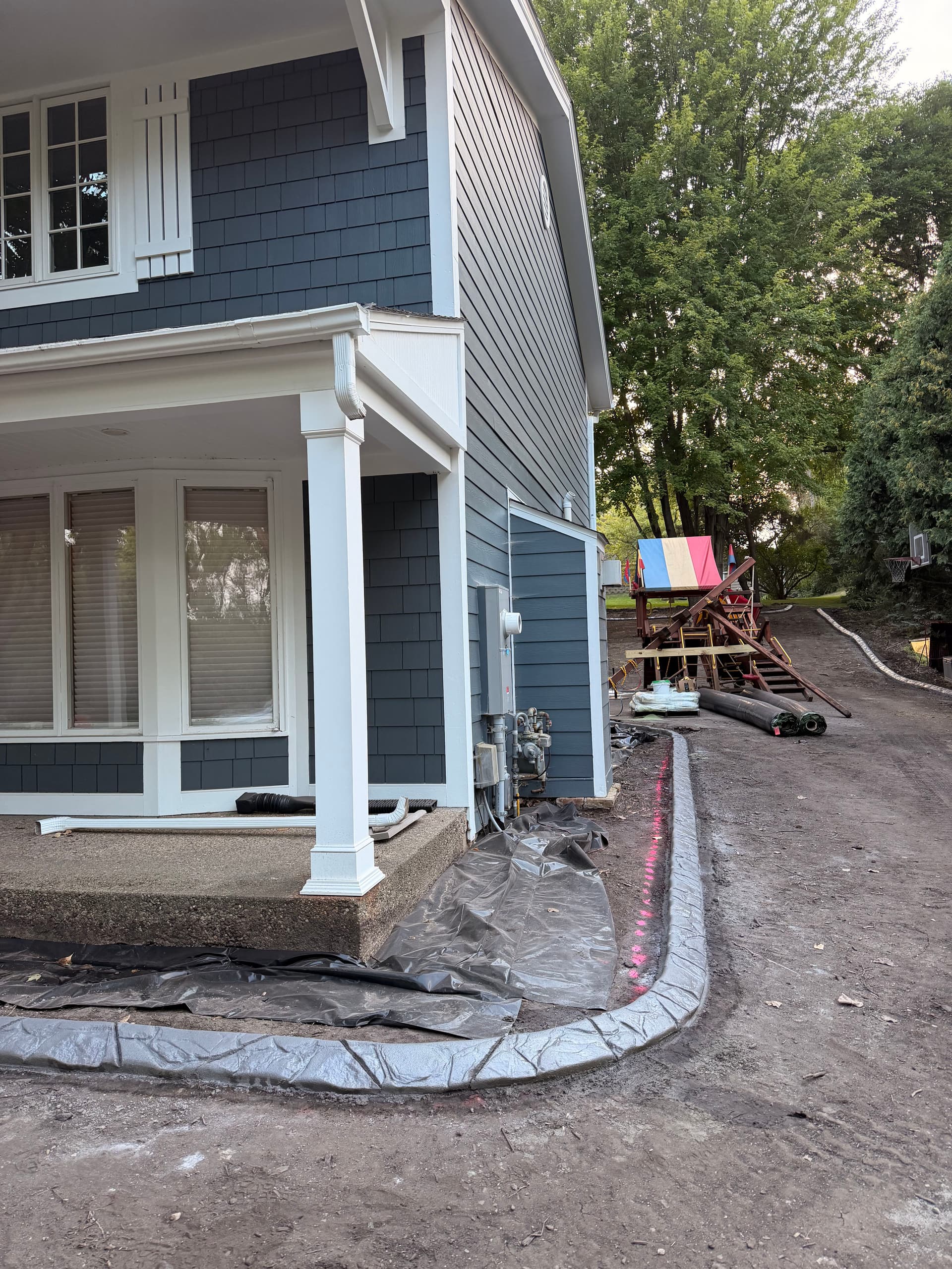 Gallery photos for Concrete Curbing Install Gives Edina Yard Sharp, Lasting Definition: Image #3